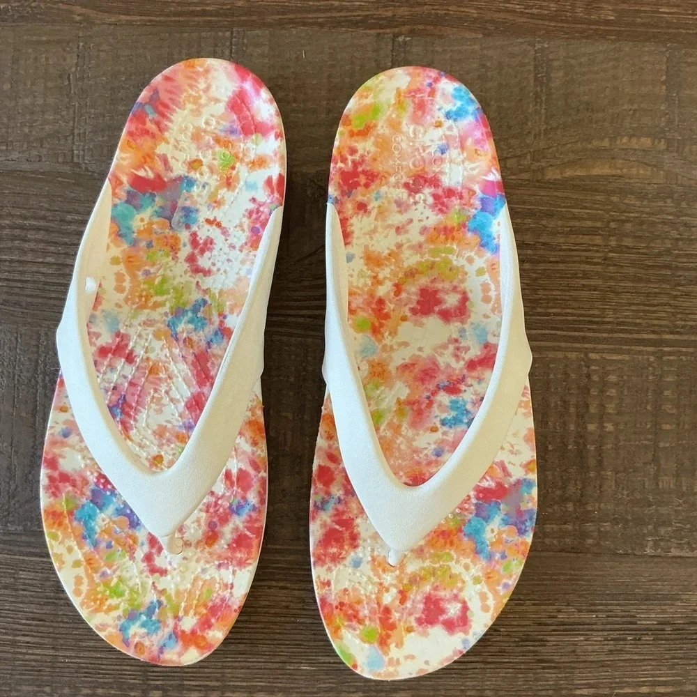 Crocs Kadee ll Colorful Graphic Insole Tie-Dye Flip Flops
